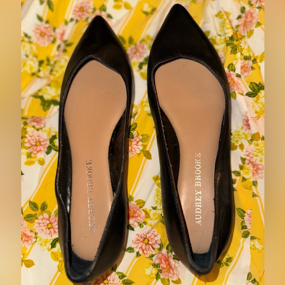 Audrey Brooke Black Nora Flats - Picture 1 of 9